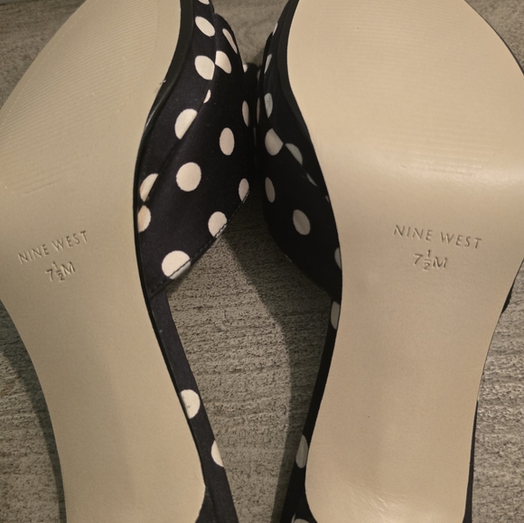 Nine West  polka dot with bow - Picture 4 of 8